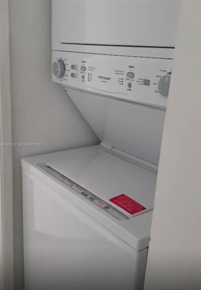 Building Photo - 3300 NE 192 St