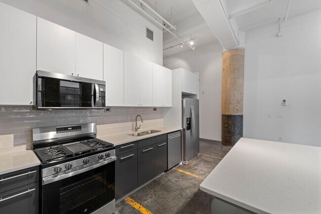Building Photo - 700 N Washington Ave