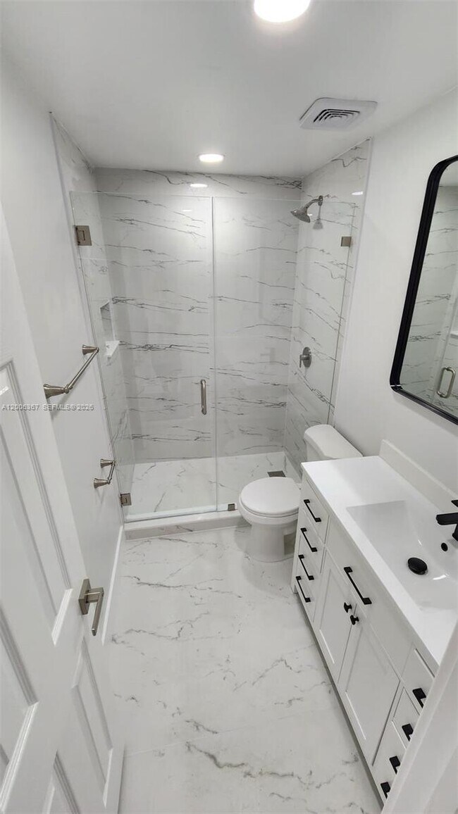 Building Photo - 5046 SW 145th Ave