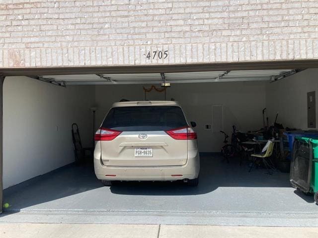 Building Photo - 4705 Corriente Vista Ln