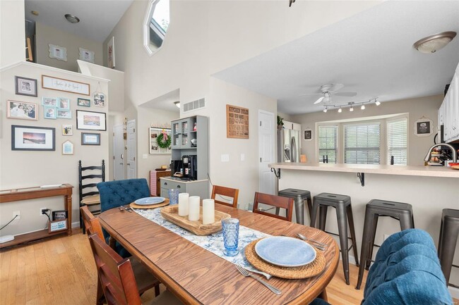Building Photo - 510 Oaktree Crossing Ct