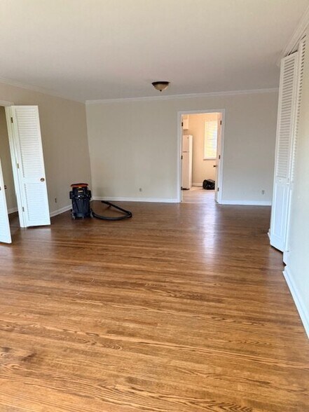 Building Photo - 3807 Leland Rd