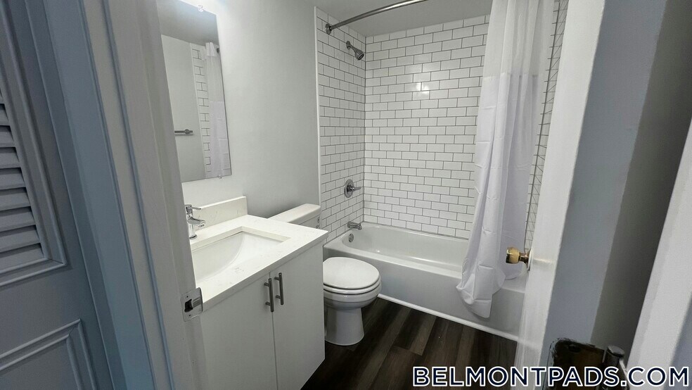 Building Photo - 55 Hill Rd