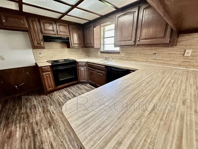 Building Photo - 1000 Juno Cir
