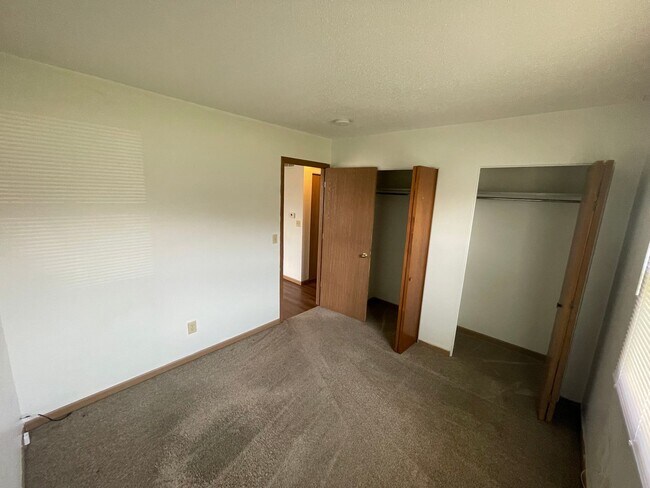 Building Photo - 809-809-1/2 20th Ave