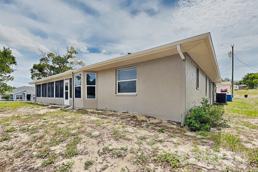 Building Photo - 7028 Covewood Dr
