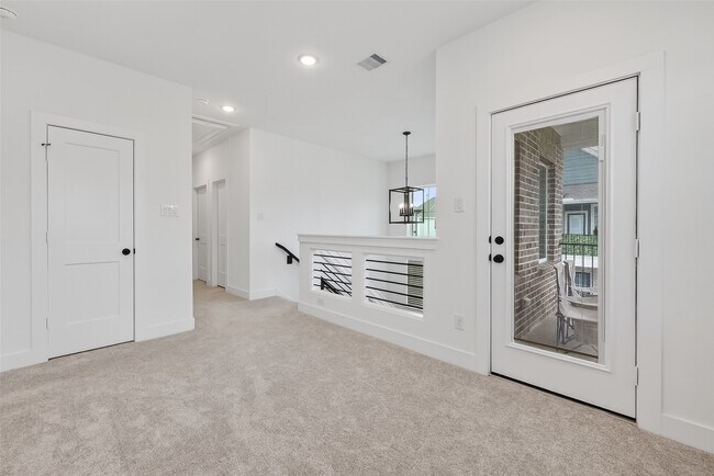 Building Photo - 15162 Post Oak Fls Dr