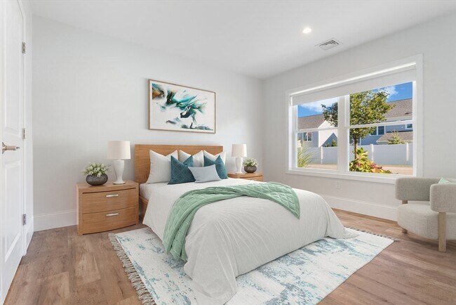 Building Photo - 574-576 State St