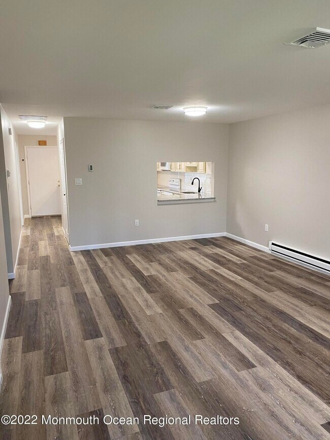 Building Photo - 240 Medford Ct