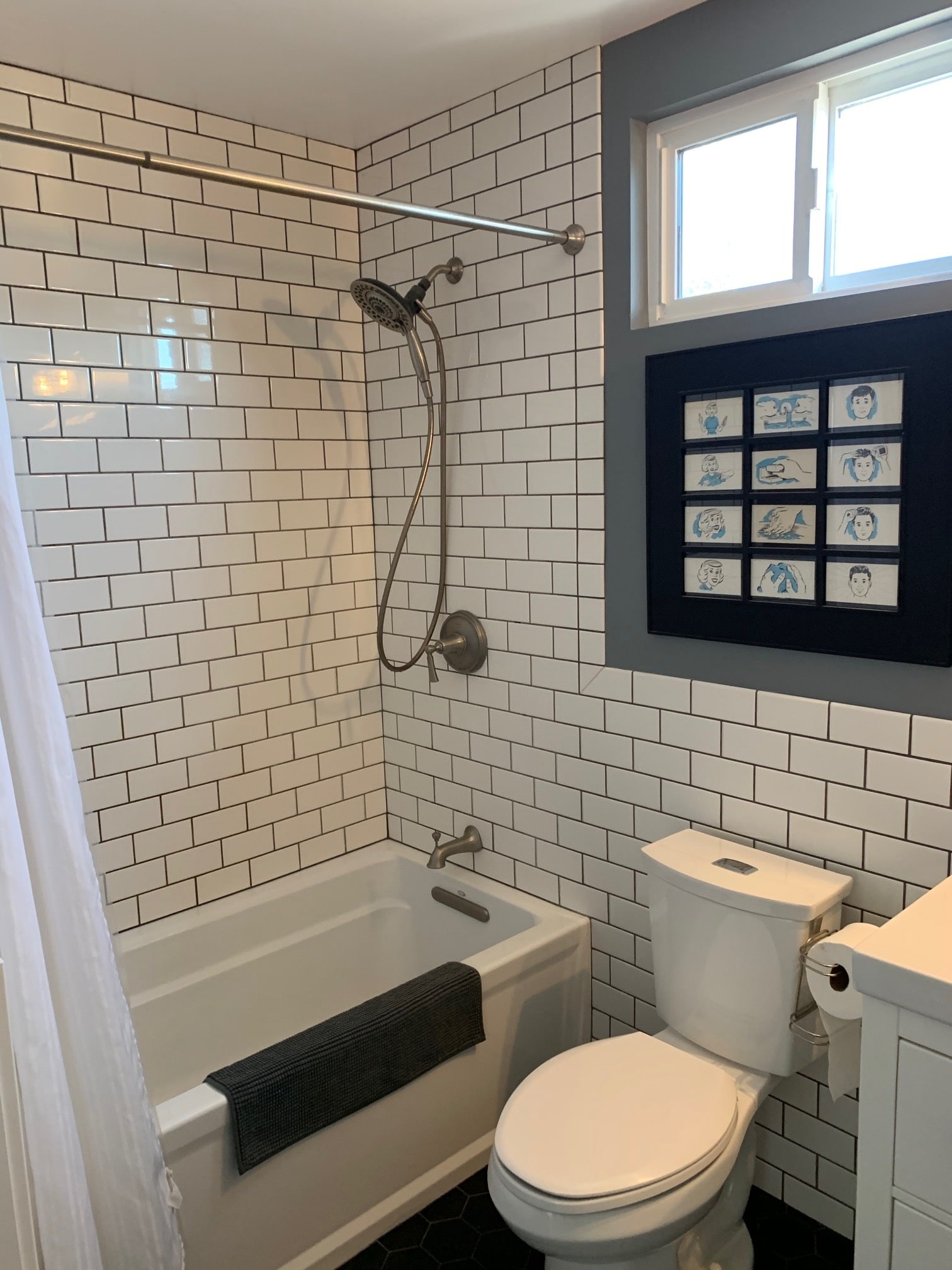 upstairs full bathroom - 3310 1/2 S Durango Ave