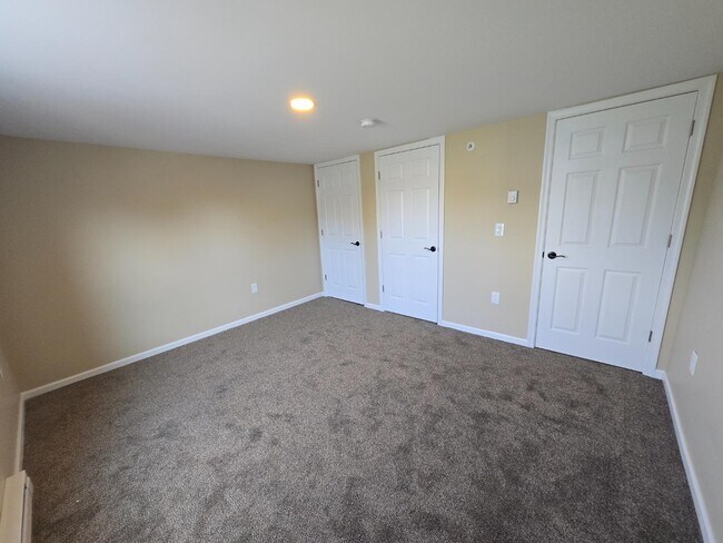 Building Photo - 109 2nd St