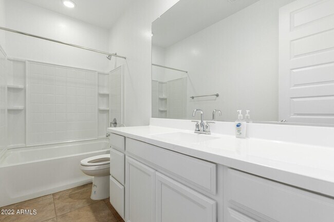 Building Photo - 9239 W Sells Dr