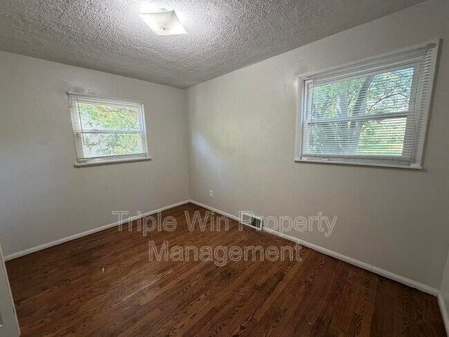 Building Photo - 6917 Berkridge Ct