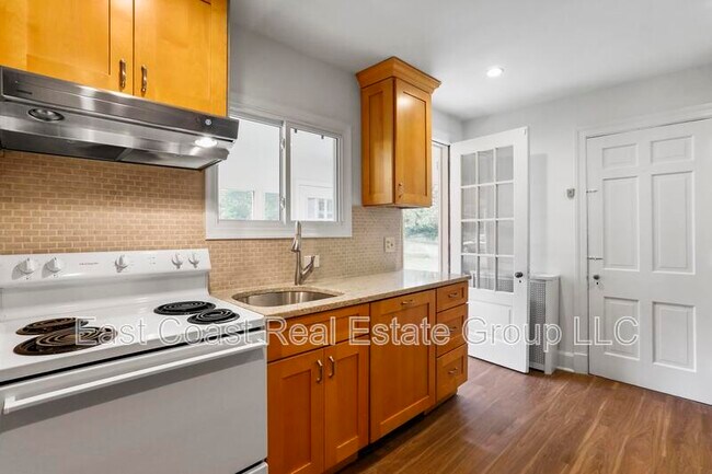 Building Photo - 720 Northern Ave