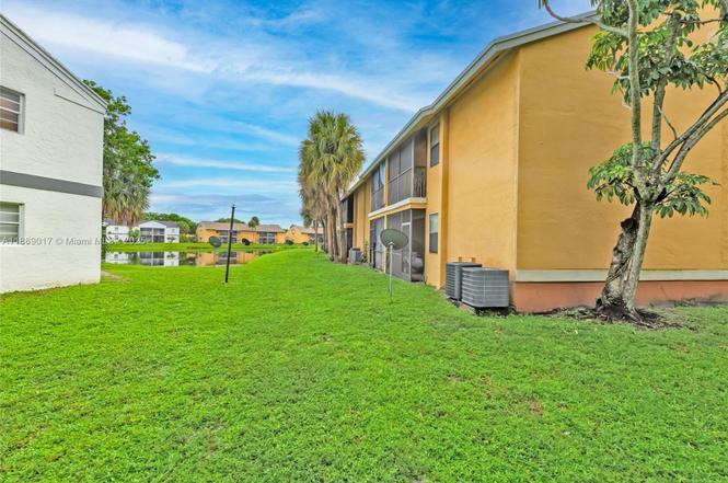 Building Photo - 2511 NW 56th Ave