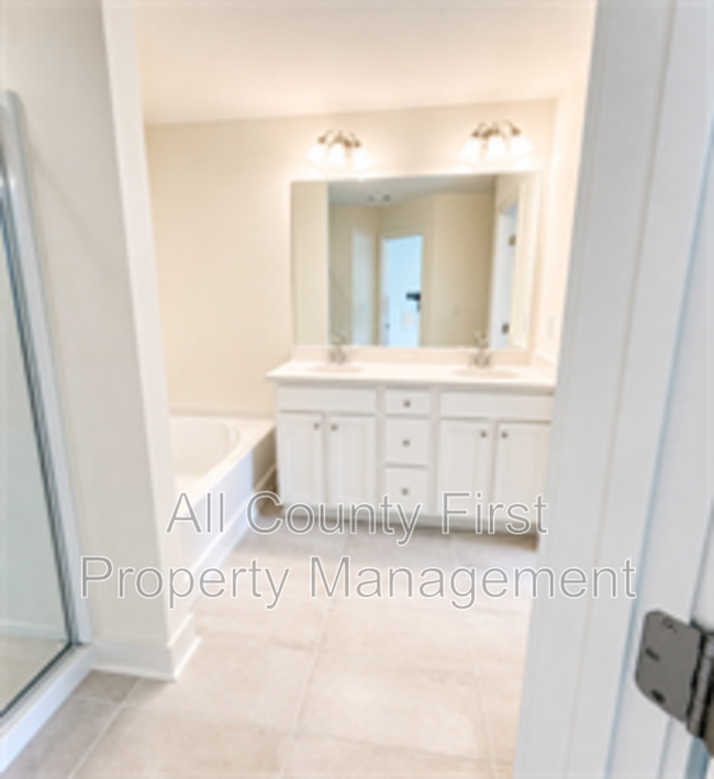Building Photo - 5788 Calle Vis Dr