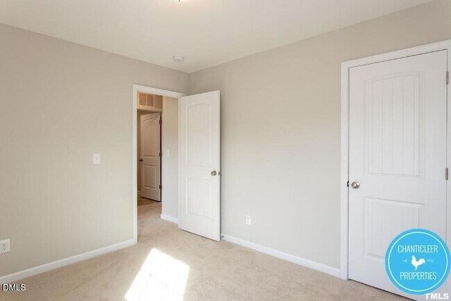 Building Photo - 6729 Hardwick Ln