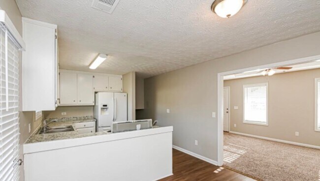 Building Photo - 344 Mary Alice Dr