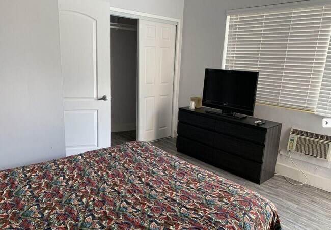 Building Photo - 1010 S Federal Hwy