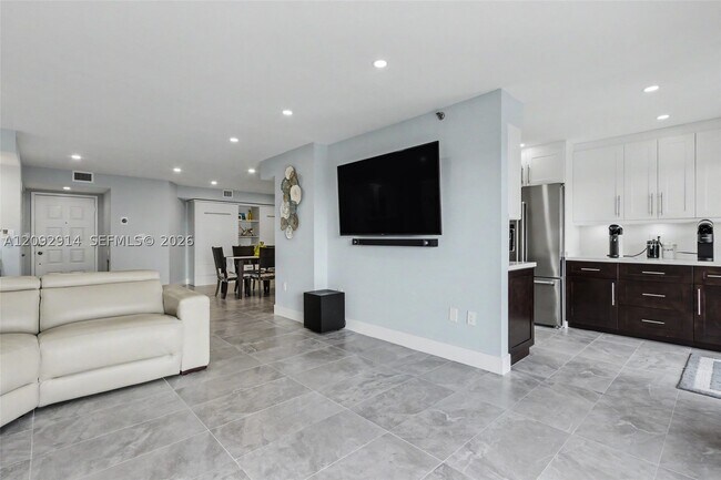 Building Photo - 1201 S Ocean Dr