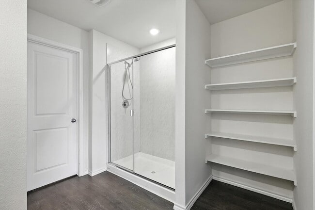 Building Photo - 11112 W Pond Dr