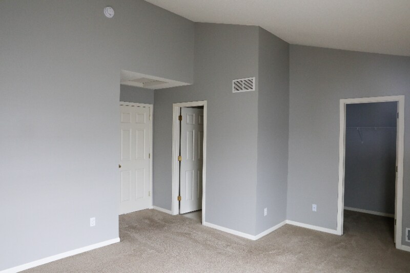 Building Photo - 8017 Stratford Cir S