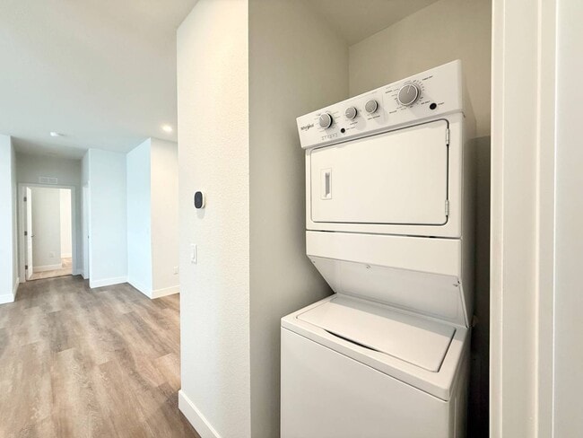 Building Photo - 41 Spruce Via