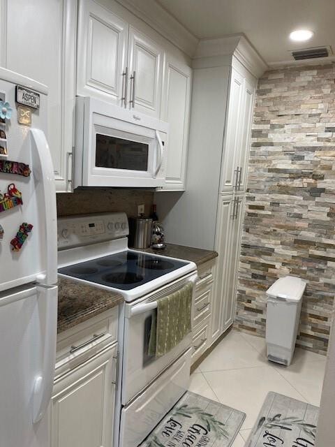 Building Photo - 3341 Cocoplum Cir