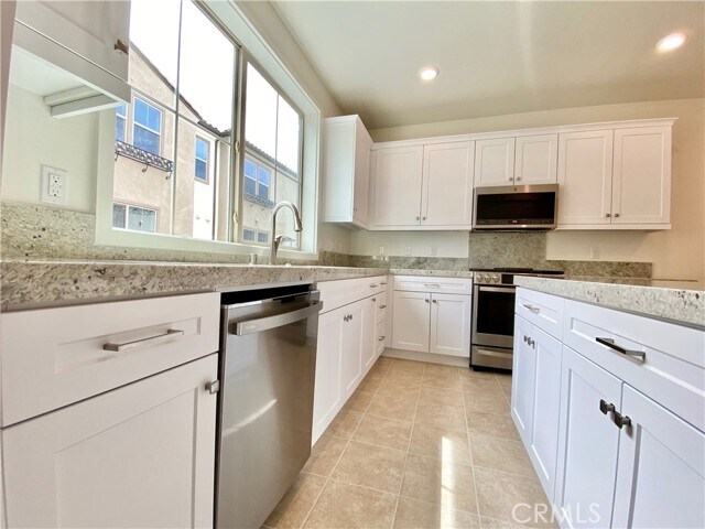 Building Photo - 18303 Iris Ln