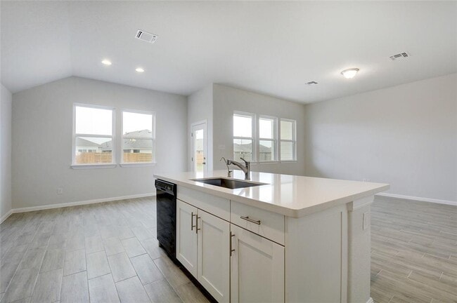 Building Photo - 134 Edgewater Trl