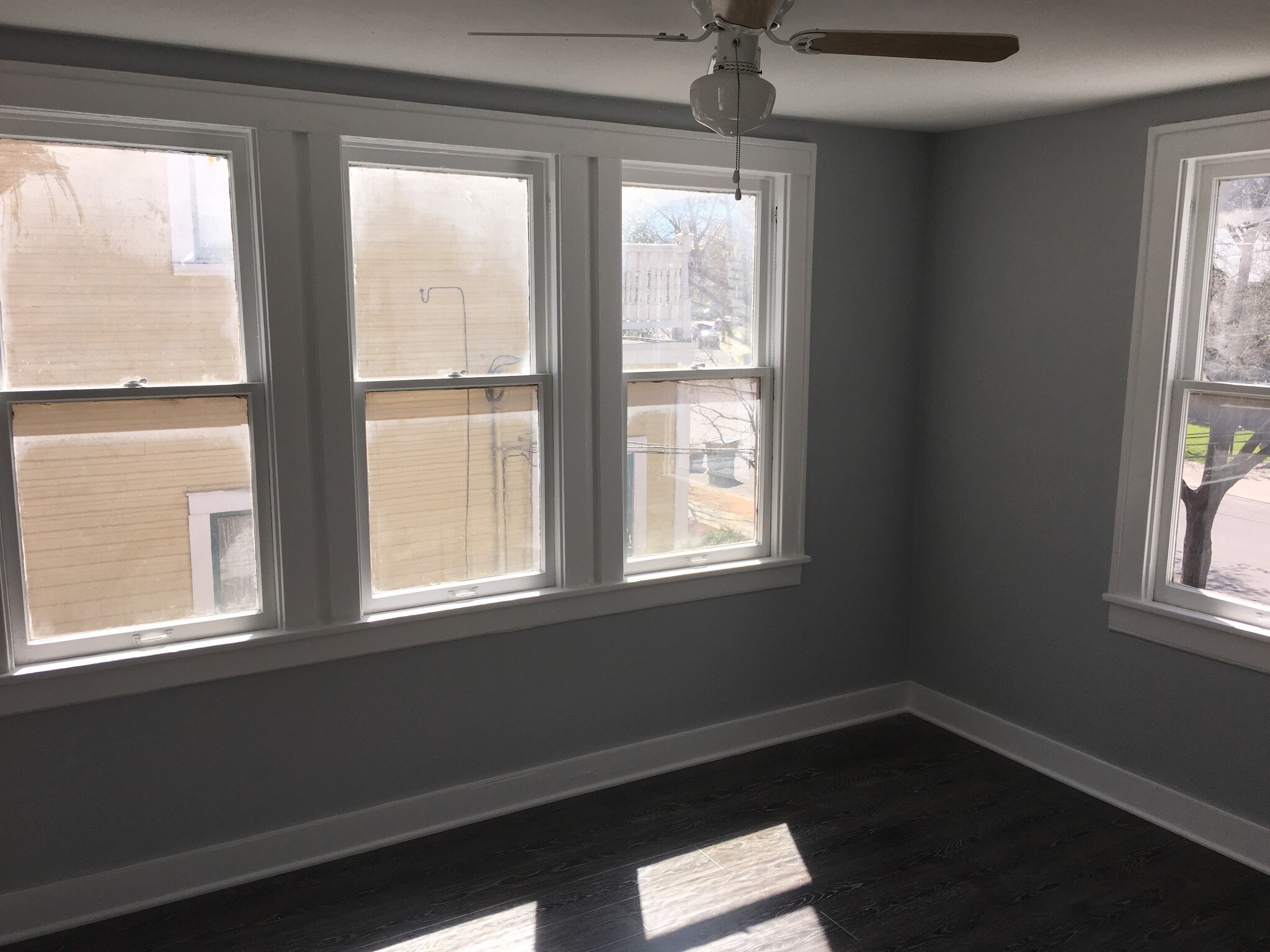 Building Photo - 506 E Guenther St