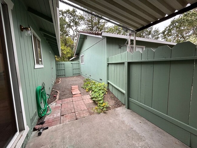 Building Photo - Charming 2 Bedroom Home with Creekside Set...