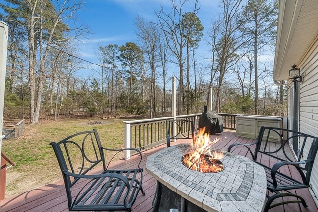 Building Photo - 2325 Rudder Ct