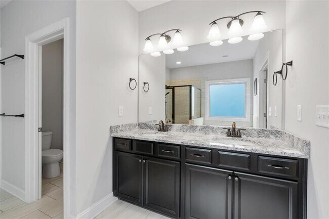 Building Photo - 204 Cardinal ln