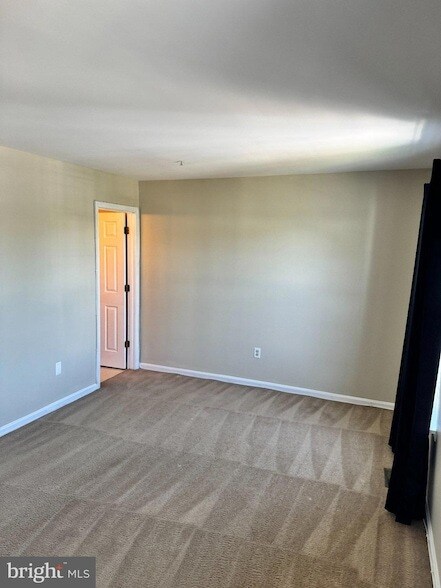 Building Photo - 8825 Goose Landing Cir