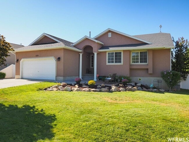 Primary Photo - Spacious Rambler w attached 2 car garage!