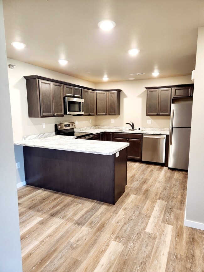 Building Photo - 105 Nieson St