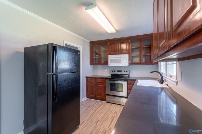 Building Photo - 712 Marion Dr