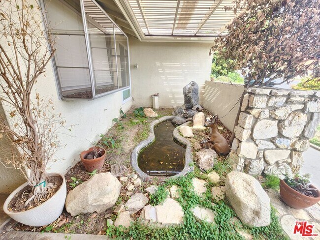 Building Photo - 11665 Babbitt Ave