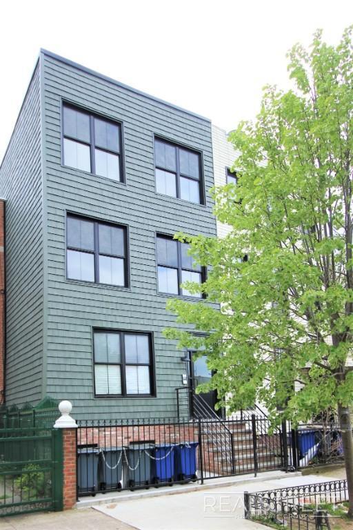 Building Photo - Stunnging NEW 4 Bed floor trhu in Bed Stuy/Ocean Hill with in unit W/D!