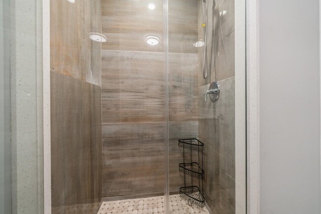 Building Photo - 225 Columbia Ave