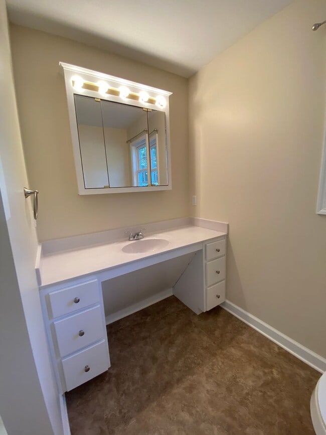 Building Photo - Two bedroom with a large office. Single level