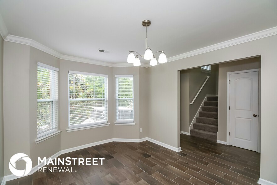 Building Photo - 10950 Southwood Dr