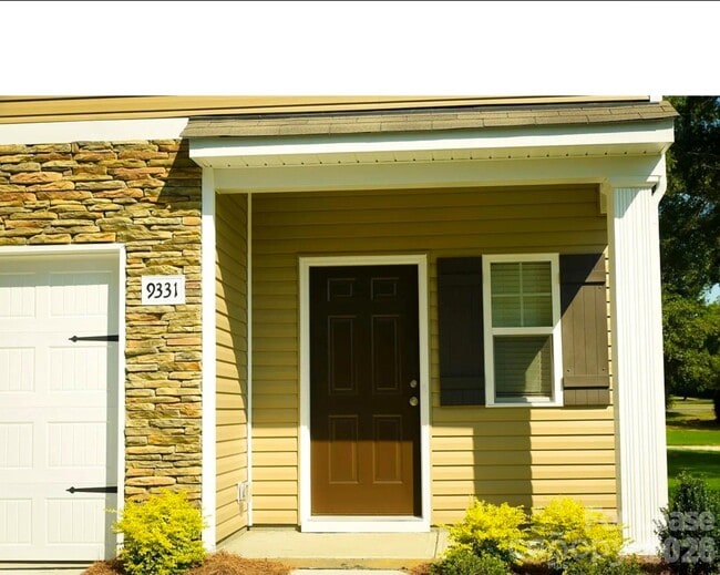 Building Photo - 9331 Arbor Creek Dr