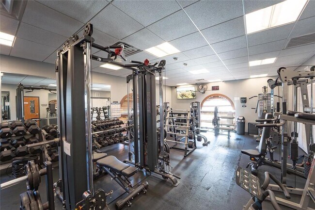 Building Photo - 11812 Lynmoor Dr