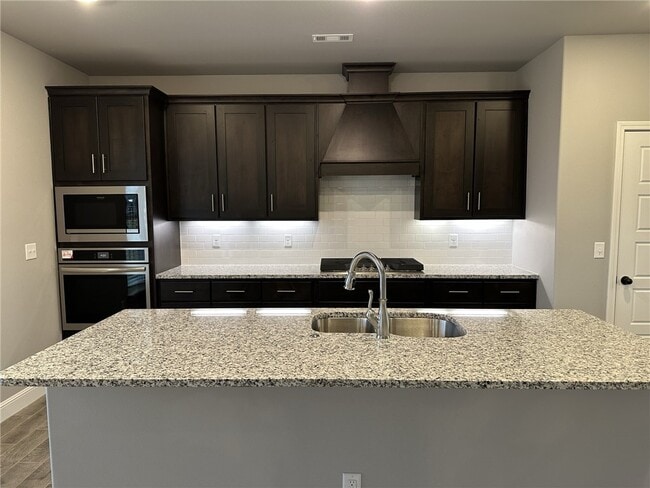 Building Photo - 2040 Tallgrass Ter