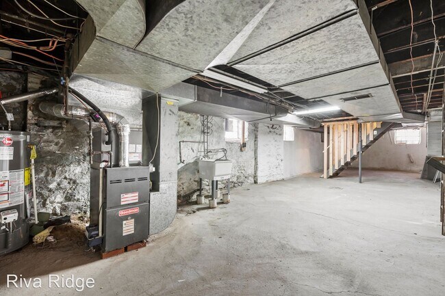 Building Photo - 3 br, 1 bath House - 200 West Elizabeth St...