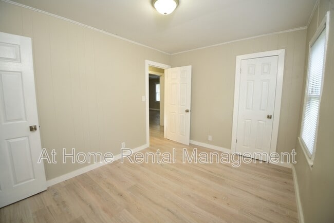 Building Photo - 424 S 73rd E Ave