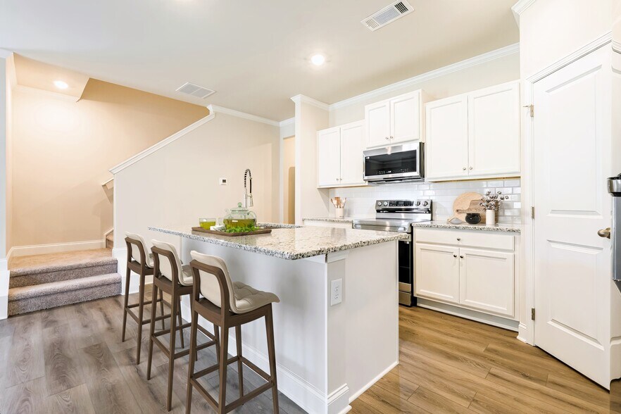 Building Photo - 79 Basswood Ln