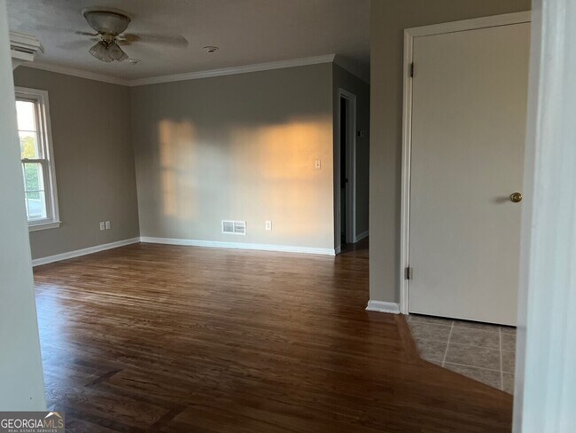 Building Photo - 4503 Scenic Mountain Dr SE